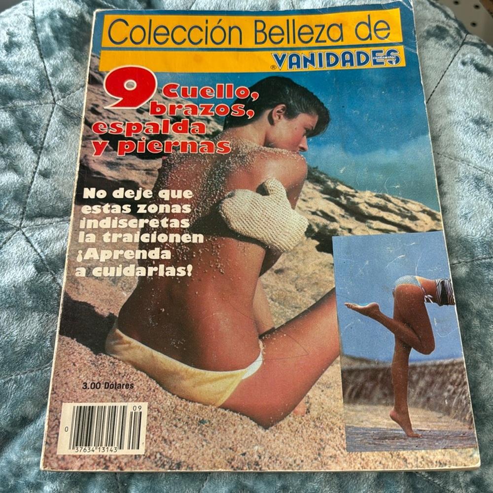 Vintage VANIDADES Continental Belleza Spanish Magazine 1979 Beauty Fashion Ads.